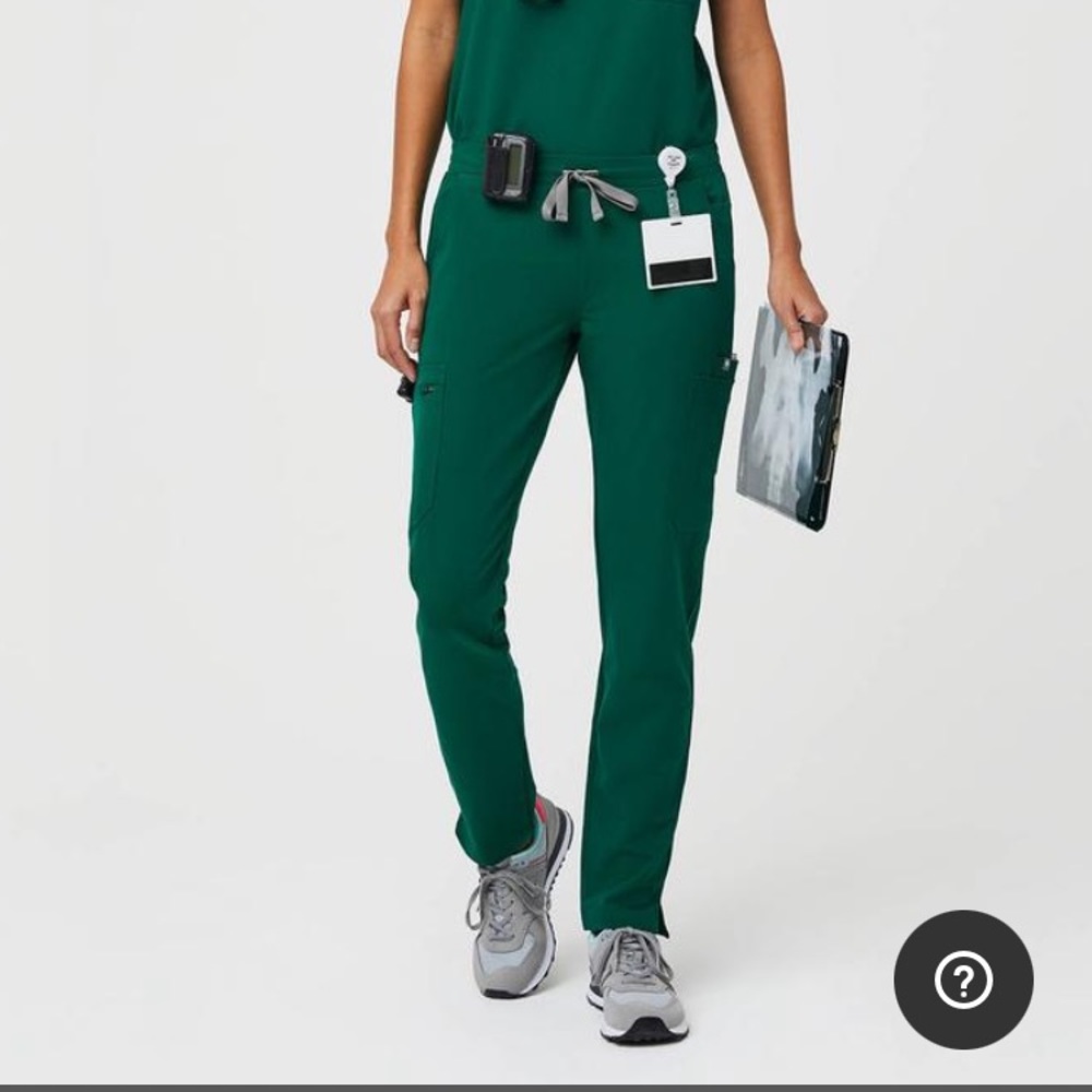 Figs Yola Skinny Scrub Pant in hunter green